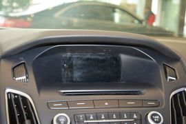 2015款福特福克斯两厢1.0L