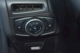 2015款福特福克斯两厢1.0L