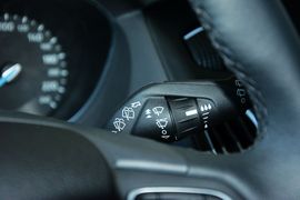 2015款福特福克斯两厢1.0L