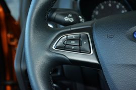 2015款福特福克斯两厢1.0L