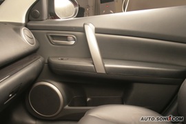 2010款马自达睿翼轿跑车