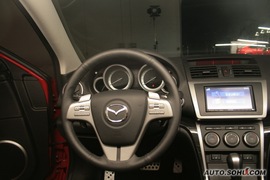 2010款马自达睿翼轿跑车