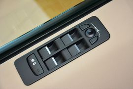 2016款奇瑞路虎发现神行2.0T