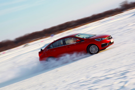 极寒挑战终极测试　奇瑞艾瑞泽5冰雪试驾