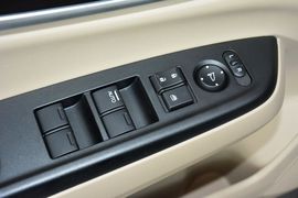 2016款本田凌派1.8L