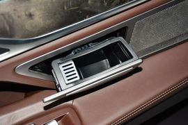 2016款宝马740Li领先型