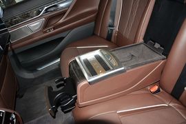 2016款宝马740Li领先型