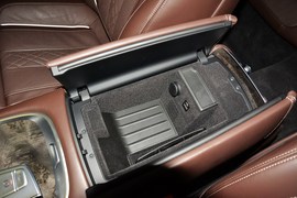 2016款宝马740Li领先型