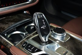 2016款宝马740Li领先型