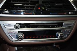2016款宝马740Li领先型