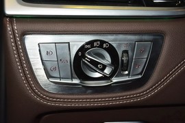 2016款宝马740Li领先型