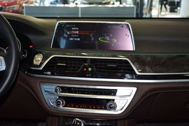 2016款宝马740Li领先型