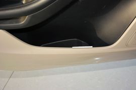 2015款福特福克斯三厢1.6L手动舒适型