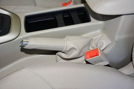 2015款福特福克斯三厢1.6L手动舒适型