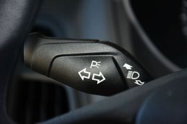 2015款福特福克斯三厢1.6L手动舒适型