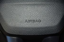 2015款福特福克斯三厢1.6L手动舒适型
