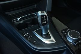 2016款宝马320Li豪华设计套装