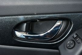 2015款日产奇骏2.5L