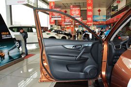 2015款日产奇骏2.5L