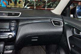 2015款日产奇骏2.5L