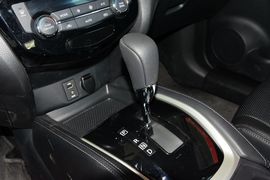 2015款日产奇骏2.5L