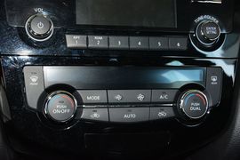 2015款日产奇骏2.5L