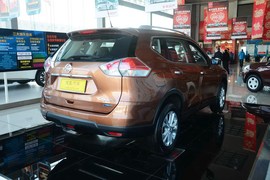 2015款日产奇骏2.5L