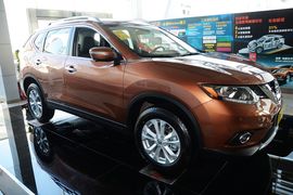2015款日产奇骏2.5L