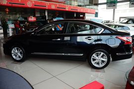 2014款日产天籁2.0L