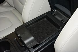 2016款奔腾X80