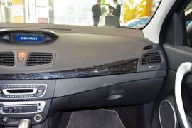 2015款雷诺风朗2.0L时尚版