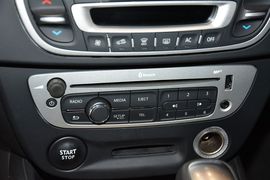 2015款雷诺风朗2.0L时尚版