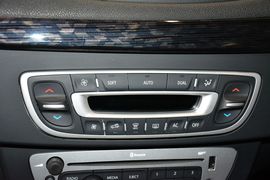 2015款雷诺风朗2.0L时尚版