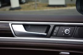 2016款大众途锐3.0TSI高配型