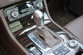 2016款大众途锐3.0TSI高配型