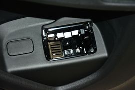 2016款本田歌诗图2.4L豪华版