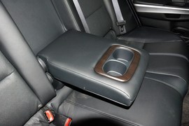 2016款本田歌诗图2.4L豪华版