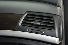 2016款本田歌诗图2.4L豪华版