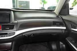 2016款本田歌诗图2.4L豪华版