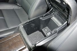 2016款本田歌诗图2.4L豪华版