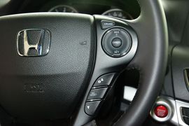 2016款本田歌诗图2.4L豪华版