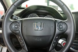 2016款本田歌诗图2.4L豪华版