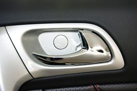 2015款哈弗H6升级版1.5T手动两驱精英型