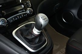 2015款哈弗H6升级版1.5T手动两驱精英型
