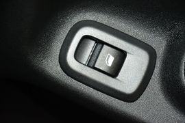 2016款雪铁龙全新爱丽舍1.6L手动时尚型