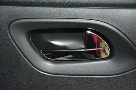 2016款雪铁龙全新爱丽舍1.6L手动时尚型