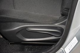 2016款雪铁龙全新爱丽舍1.6L手动时尚型