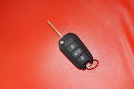 2016款雪铁龙全新爱丽舍1.6L手动时尚型