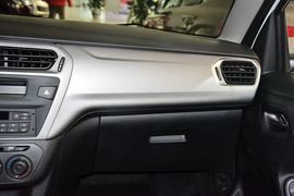 2016款雪铁龙全新爱丽舍1.6L手动时尚型