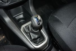 2016款雪铁龙全新爱丽舍1.6L手动时尚型